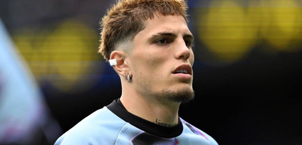 Alejandro Garnacho Faces Tough Start at Aston Villa with Potential January Move