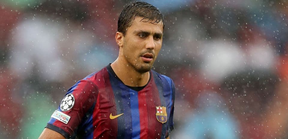 Barcelona’s Rodri Apologizes to Valencia After Controversial Comments During 5-0 Win