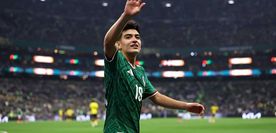 Liverpool Eyes Move for 17-Year-Old Mexican Midfielder Gilberto Mora