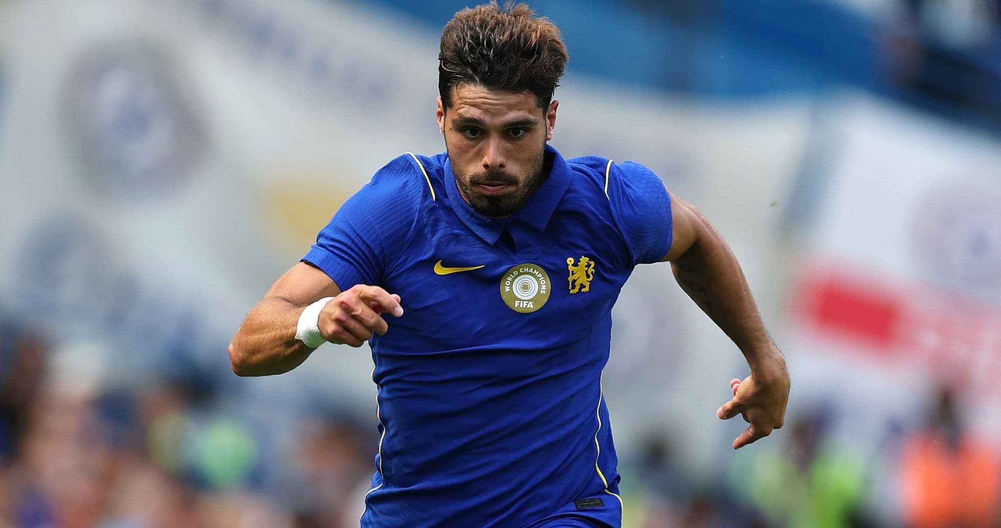 Chelsea Demands £100 Million for Pedro Neto Amid Al-Hilal Personal Terms Agreement