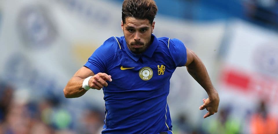 Chelsea Demands £100 Million for Pedro Neto Amid Al-Hilal Personal Terms Agreement