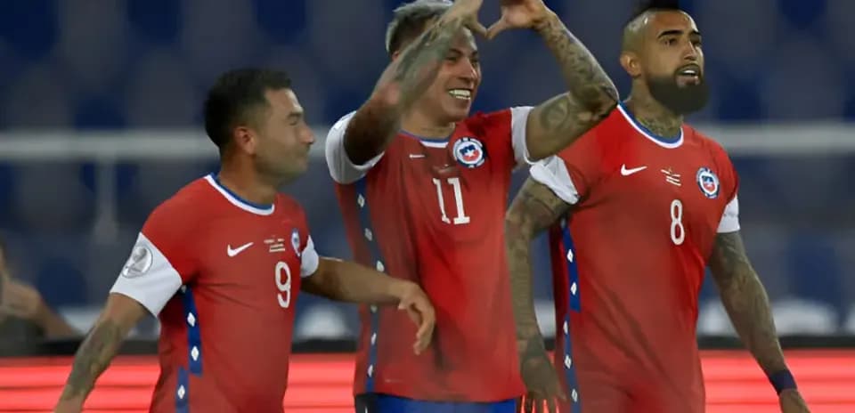 Top 10 Greatest Chilean Footballers: A Ranked List