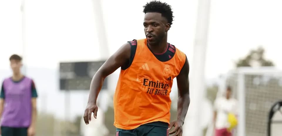 Vinicius Junior Returns to Real Madrid Training Amid Contract Talks and Arsenal Interest