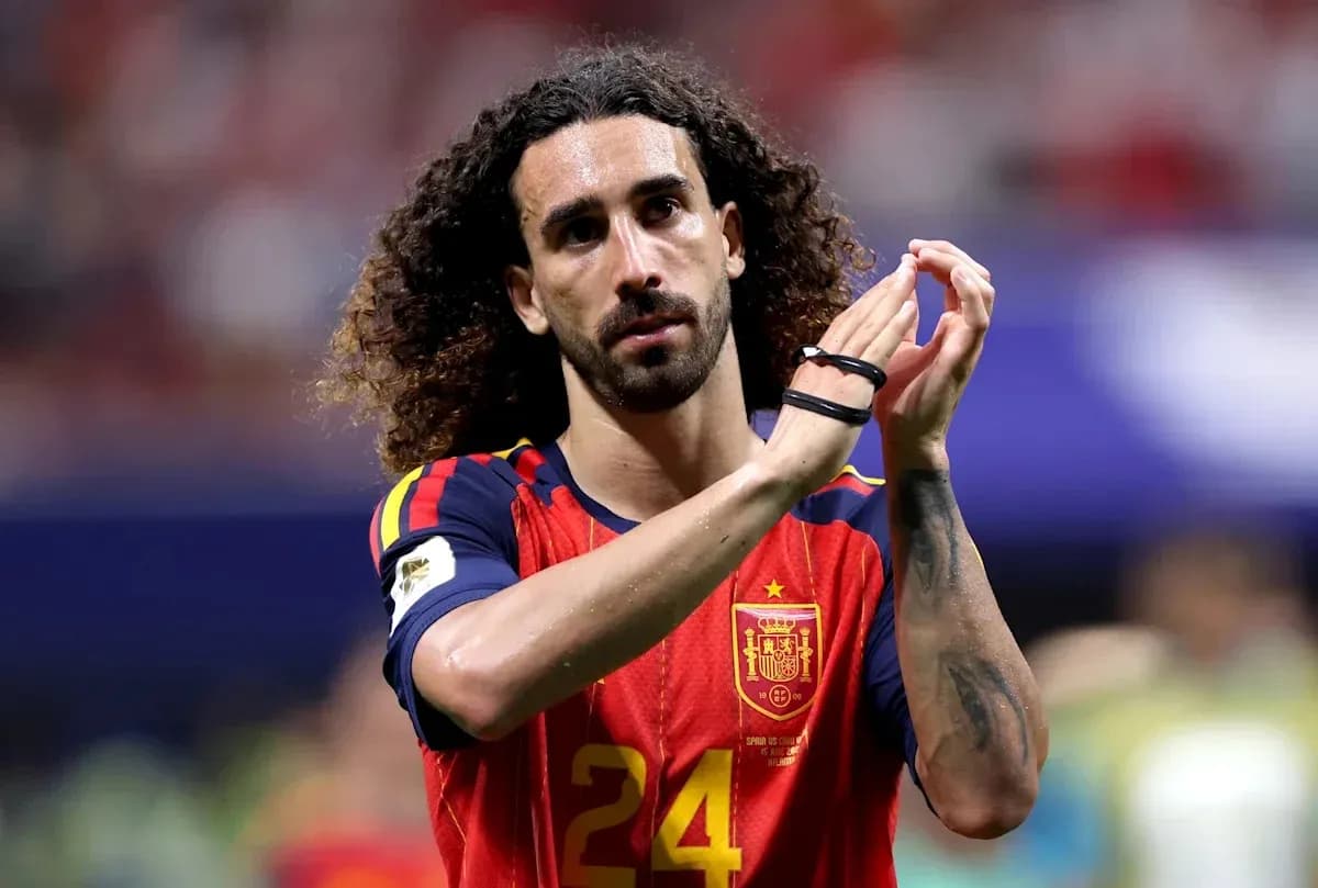 Player in Spain jersey applauding fans after match Player in Spain jersey applauding fans after match