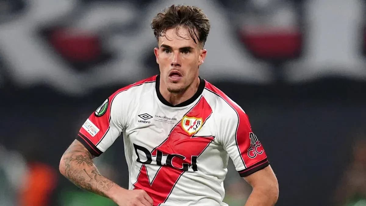 Player in action wearing Rayo Vallecano jersey Player in action wearing Rayo Vallecano jersey