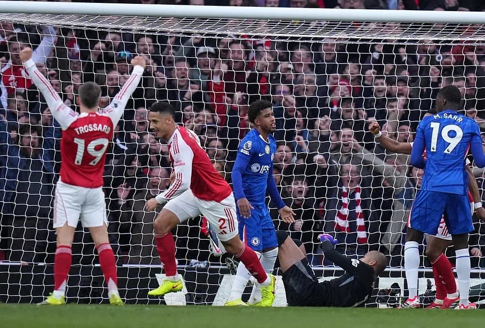 Arsenal players celebrating goal against Chelsea Arsenal players celebrating goal against Chelsea