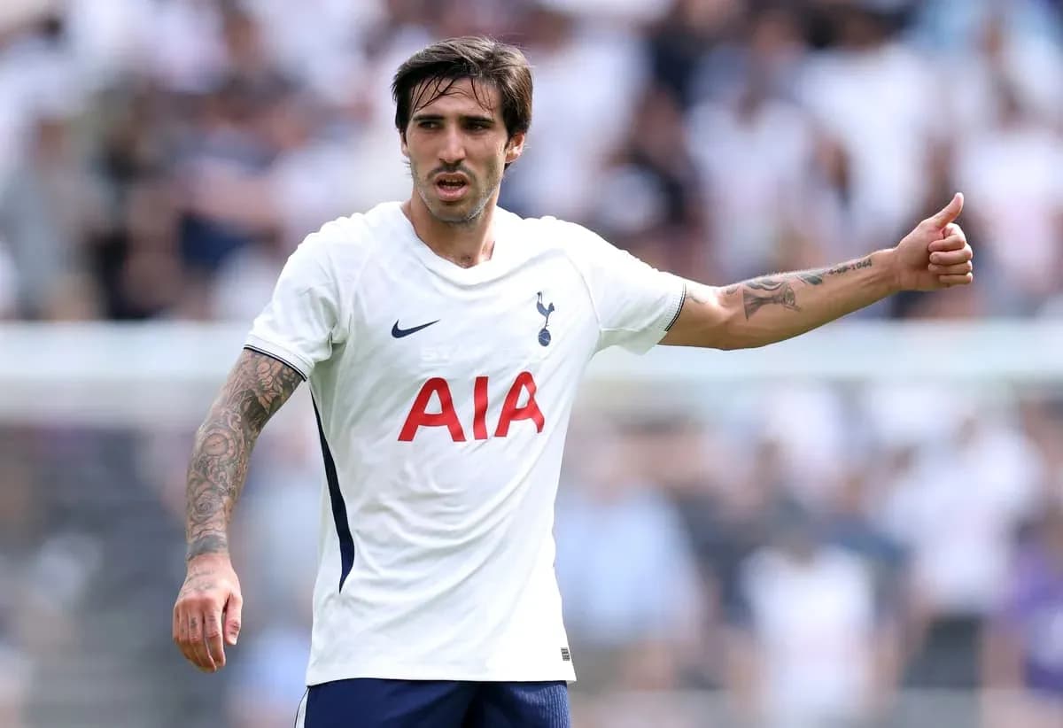 Player gesturing during Tottenham match on field Player gesturing during Tottenham match on field