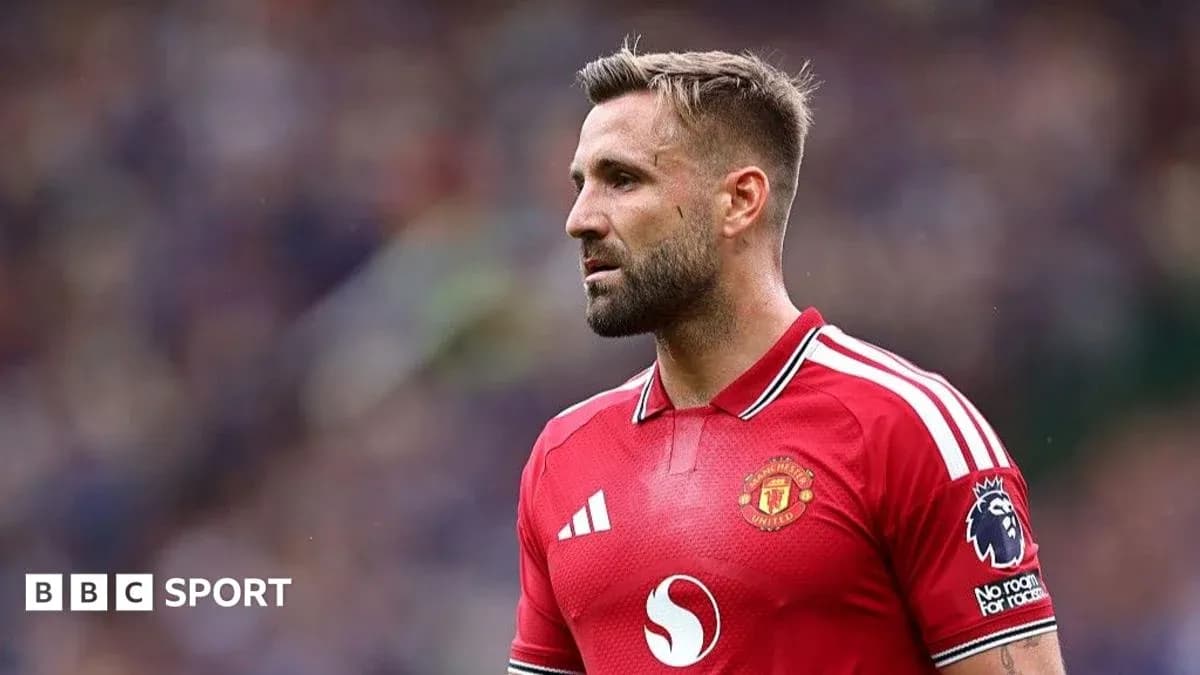 Player wearing Manchester United jersey during match Player wearing Manchester United jersey during match