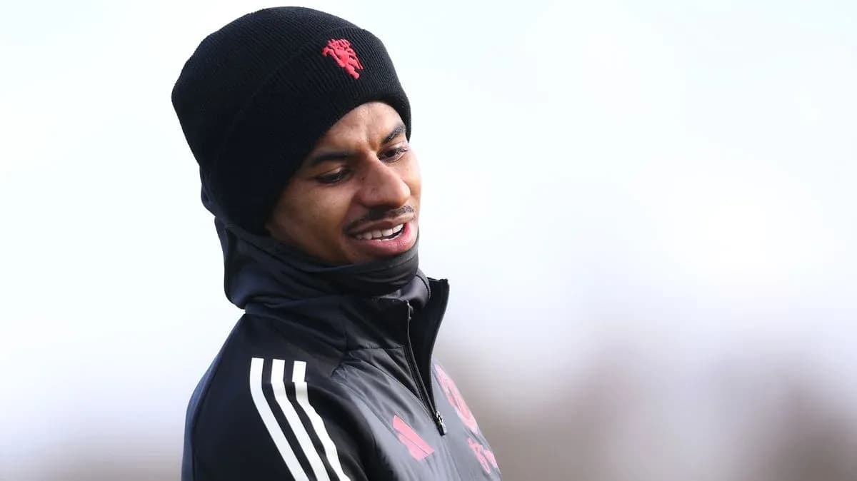 Player wearing a black beanie during training session Player wearing a black beanie during training session