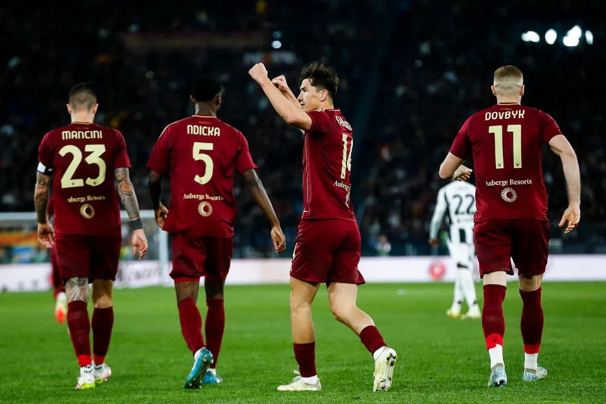 AS Roma players celebrating during match AS Roma players celebrating during match