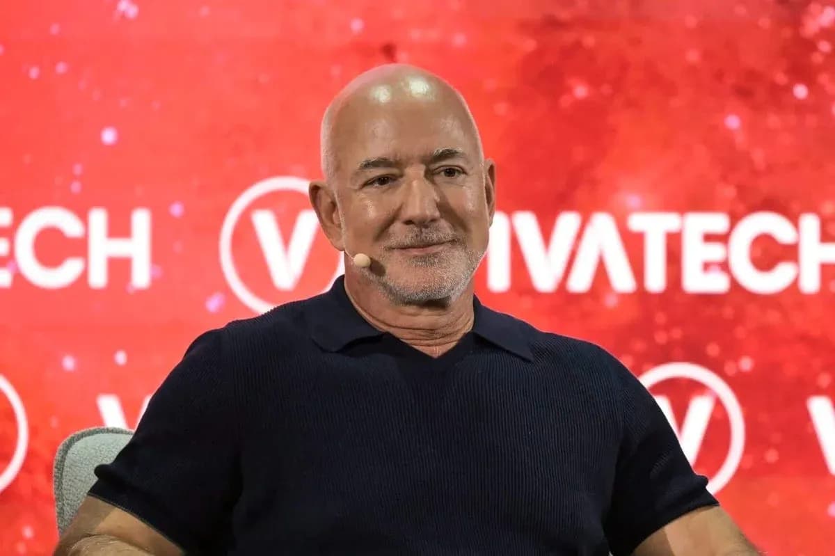 Speaker at VivaTech event with red background Speaker at VivaTech event with red background