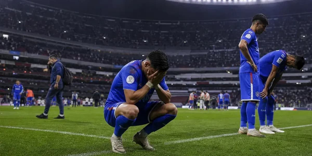 Cruz Azul players dejected after match loss Cruz Azul players dejected after match loss