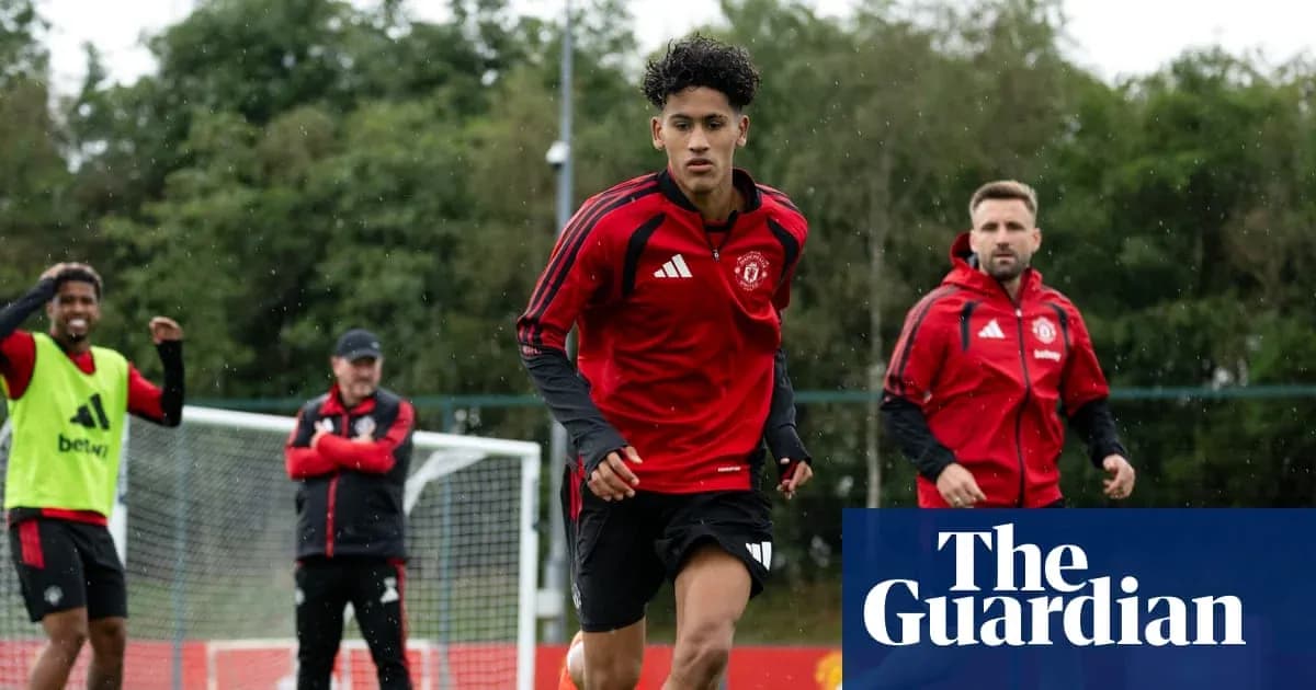 Player training during Manchester United practice session Player training during Manchester United practice session