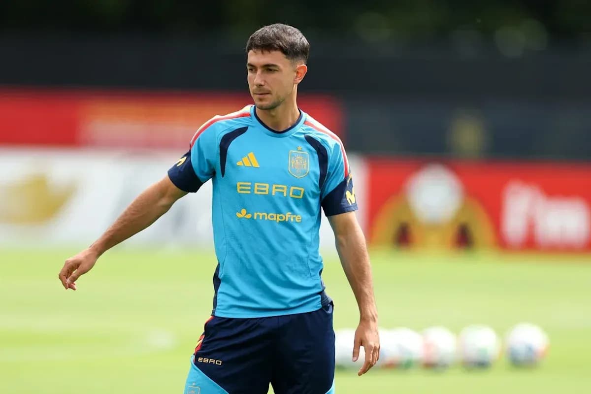 Player training in Spain national team kit Player training in Spain national team kit