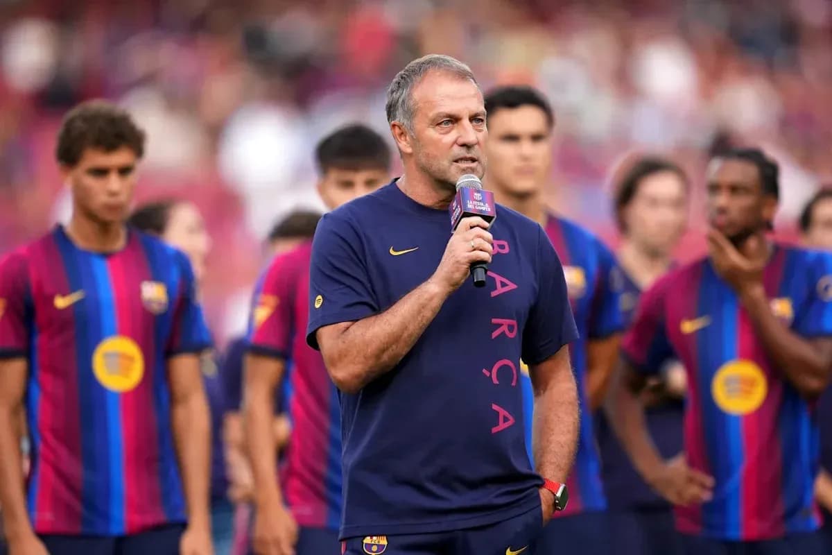 Coach speaking at Barcelona team presentation event Coach speaking at Barcelona team presentation event