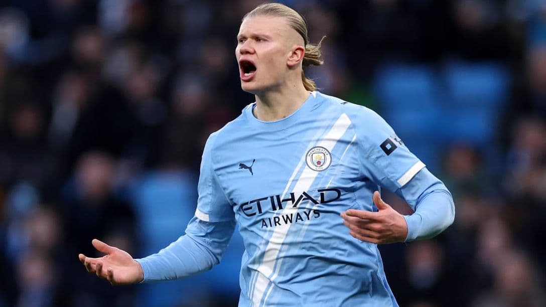 Player gesturing during match in light blue jersey Player gesturing during match in light blue jersey