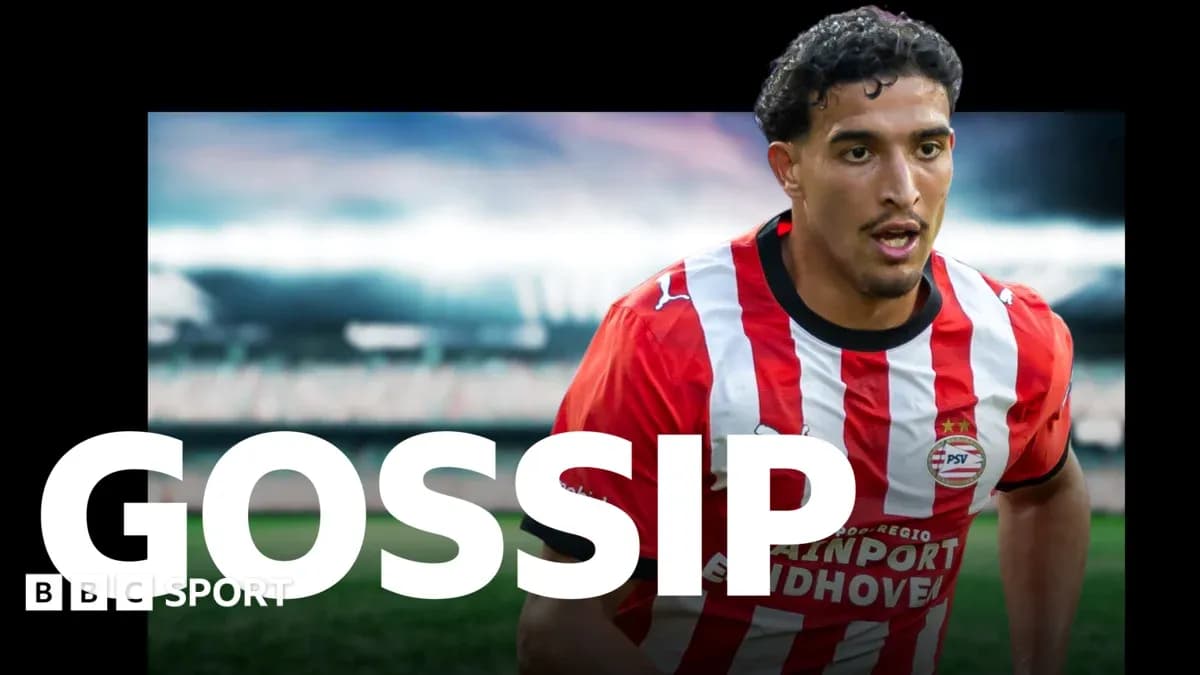 Player in PSV Eindhoven kit running on the pitch Player in PSV Eindhoven kit running on the pitch