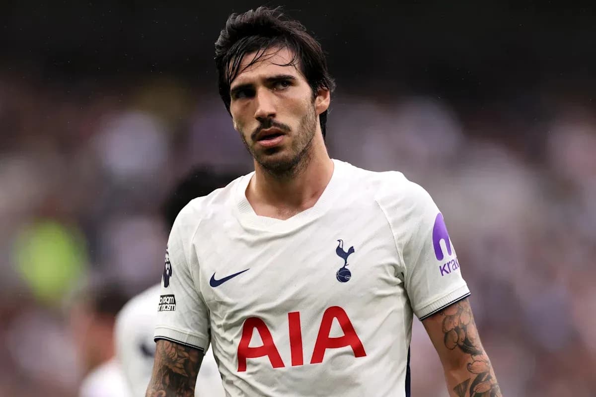Tottenham player in white kit during match Tottenham player in white kit during match