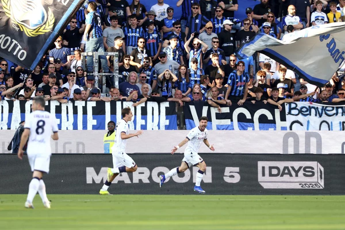 Atalanta fans celebrate during Serie A match Atalanta fans celebrate during Serie A match