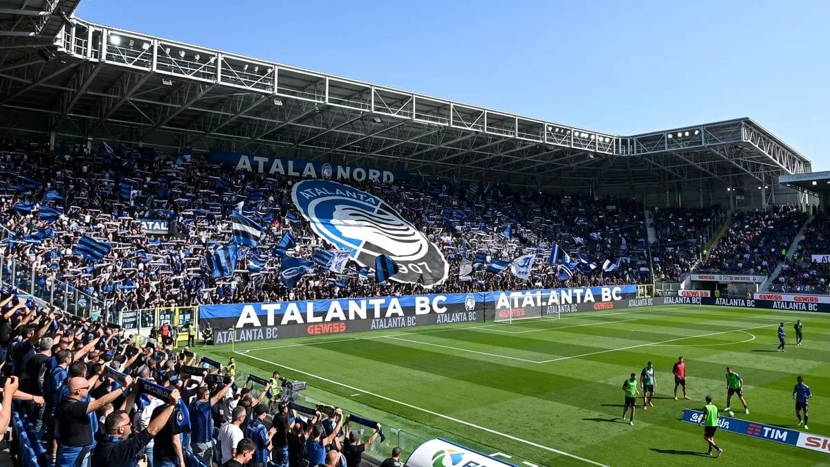 Atalanta fans cheering in the stadium Atalanta fans cheering in the stadium