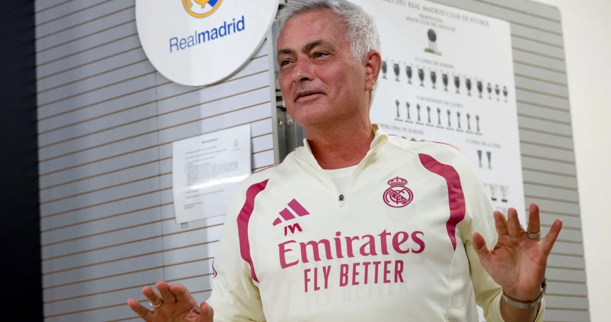 Manager speaking at Real Madrid facility Manager speaking at Real Madrid facility