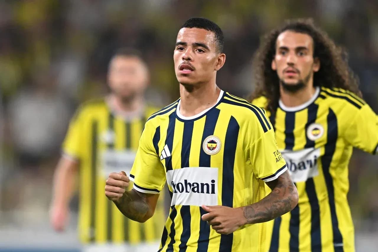 Fenerbahçe players celebrating during match Fenerbahçe players celebrating during match