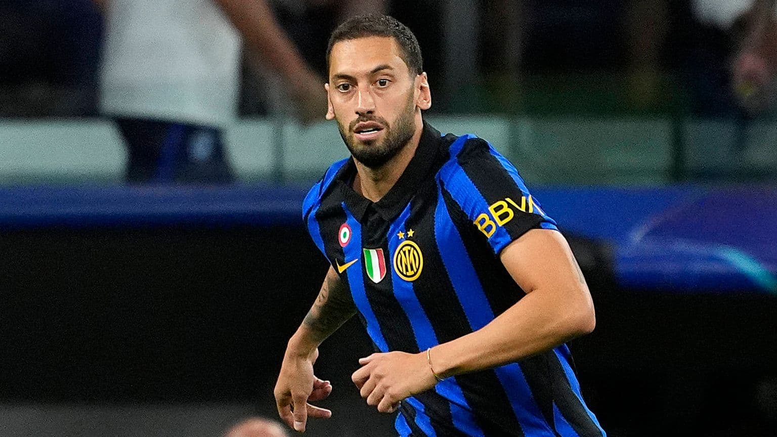 Inter's Hakan Calhanoglu to Miss Key Serie A Clash with Roma Due to Thigh Injury Inter's Hakan Calhanoglu to Miss Key Serie A Clash with Roma Due to Thigh Injury